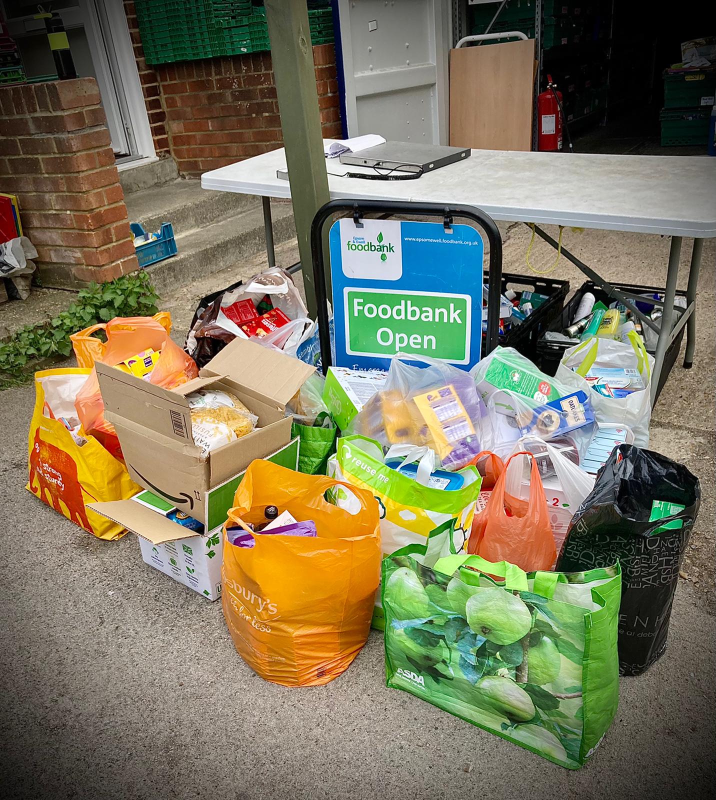 Easter Foodbank collection bei